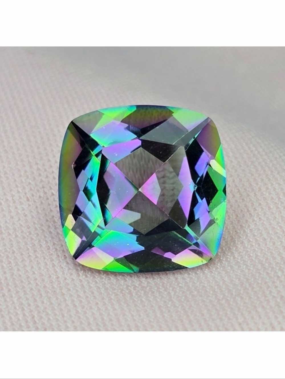 6.44 ct "Top Qulaity" Natural Rainbow Mystic Quartz